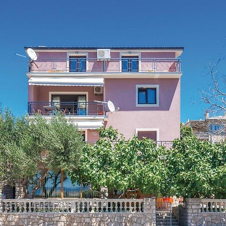Cozy Apartment In Novi Vinodolski With Kitchen Екстер'єр фото