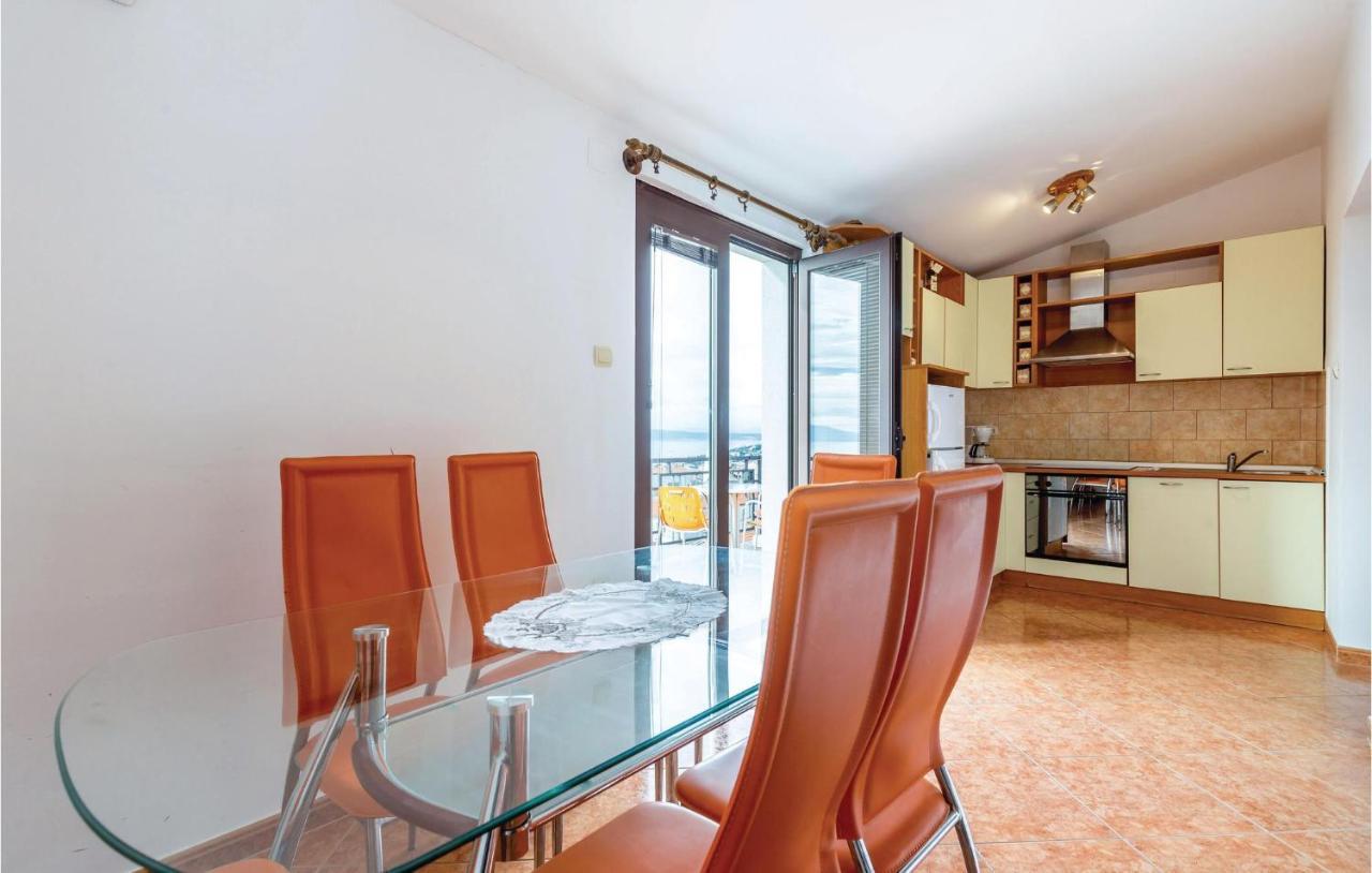 Cozy Apartment In Novi Vinodolski With Kitchen Екстер'єр фото