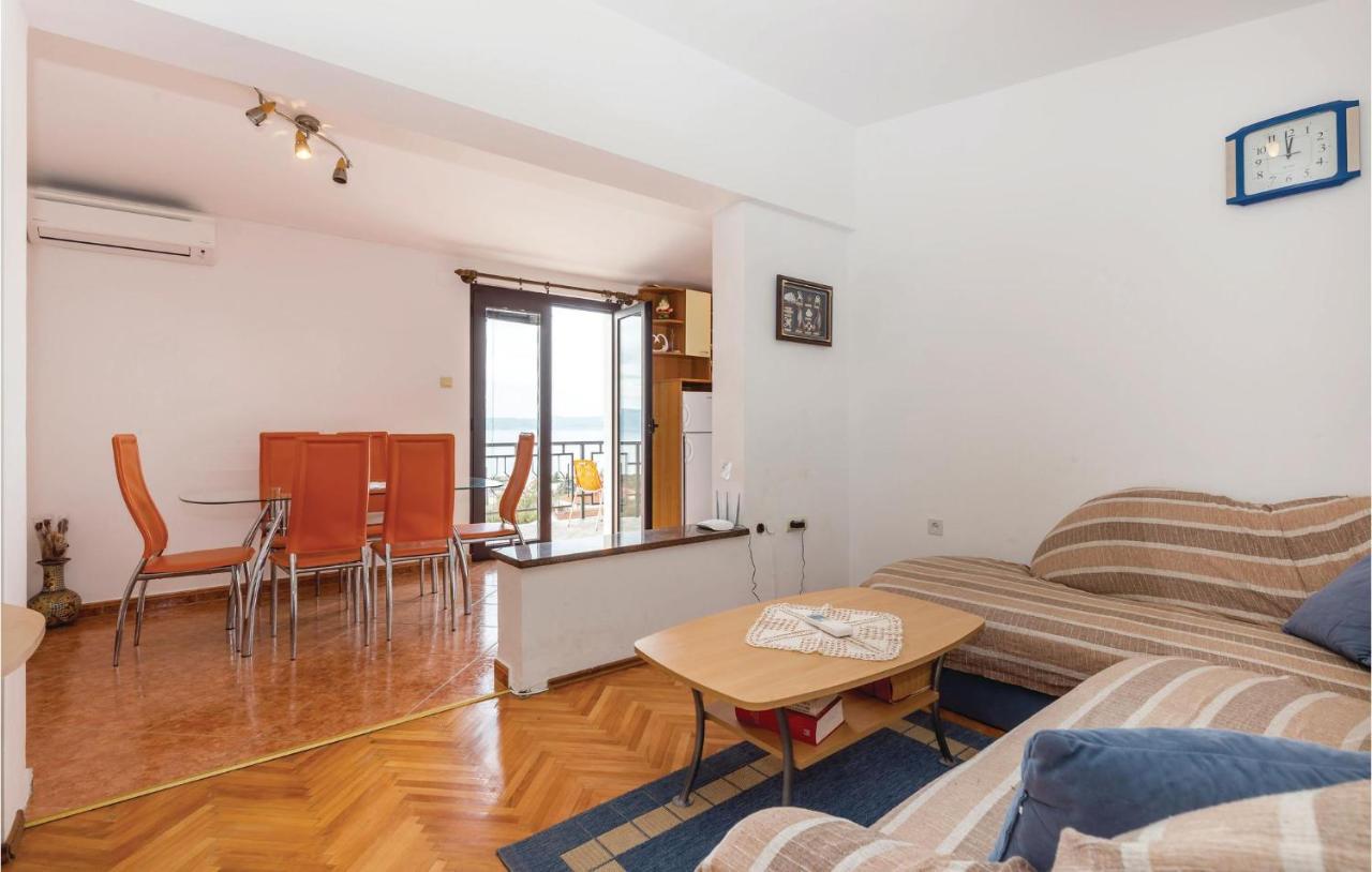 Cozy Apartment In Novi Vinodolski With Kitchen Екстер'єр фото