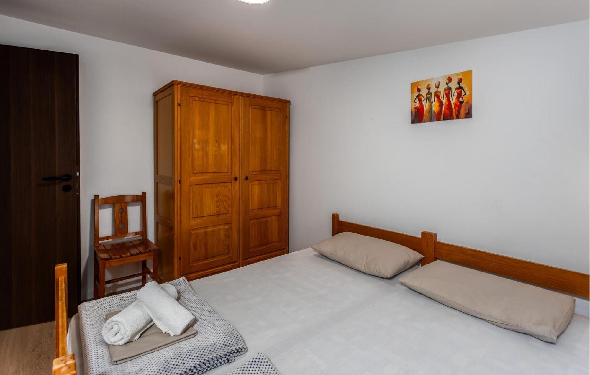 Cozy Apartment In Novi Vinodolski With Kitchen Екстер'єр фото