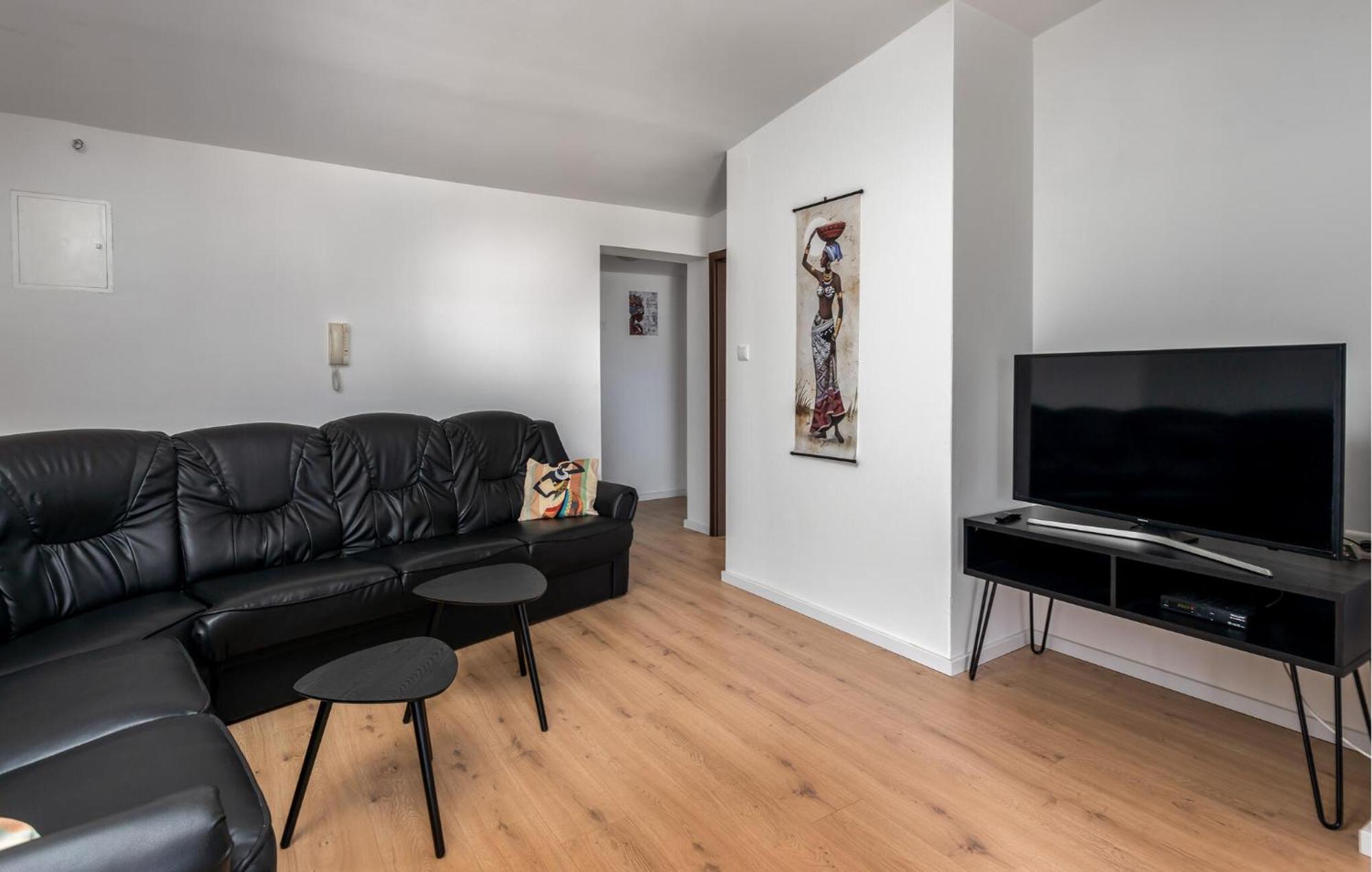 Cozy Apartment In Novi Vinodolski With Kitchen Екстер'єр фото