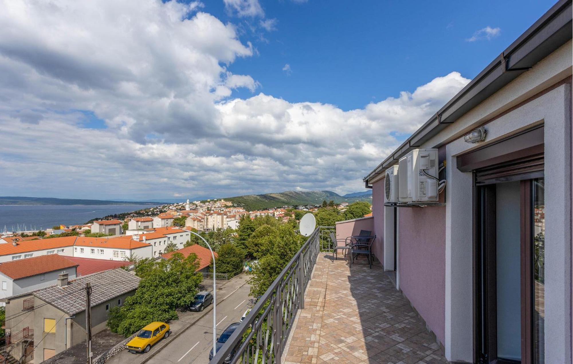 Cozy Apartment In Novi Vinodolski With Kitchen Екстер'єр фото